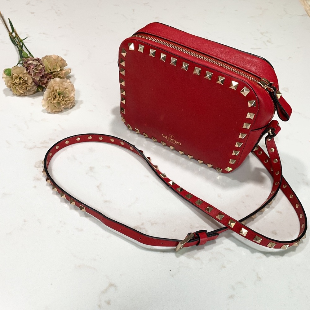 VALENTINO SMALL ROCKSTUD CROSSBODY BAG RED